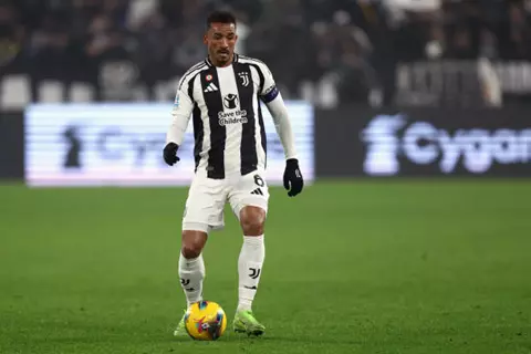 بسبب إقالة موتا.. دانيلو يهاجم وكيل أعماله من أجل يوفنتوس